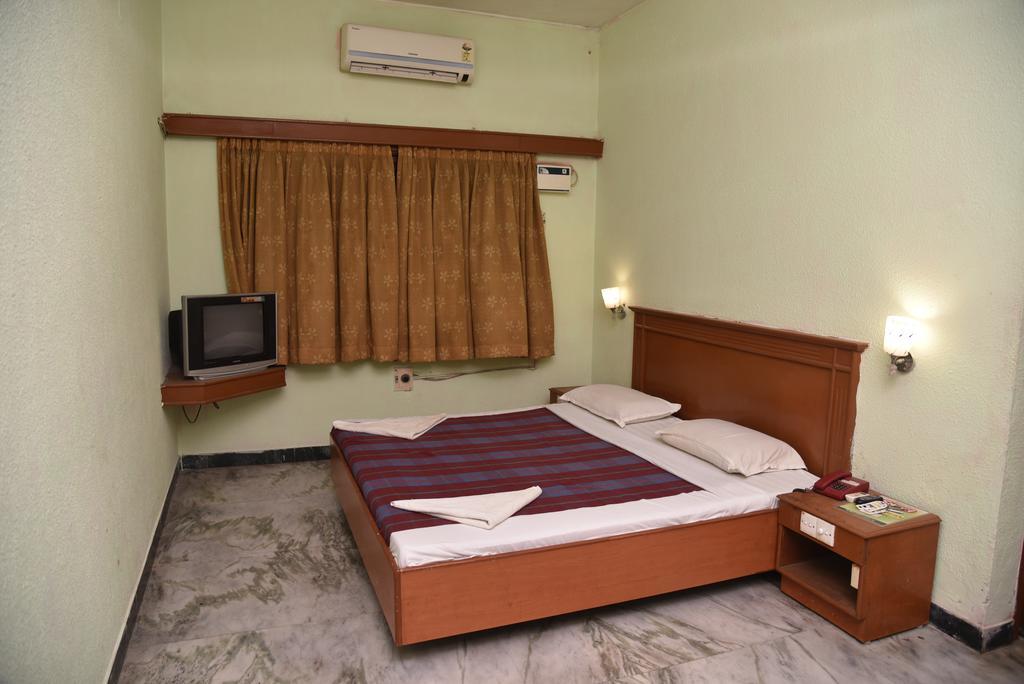 Hotel Green Park Kumbakonam Rum bild